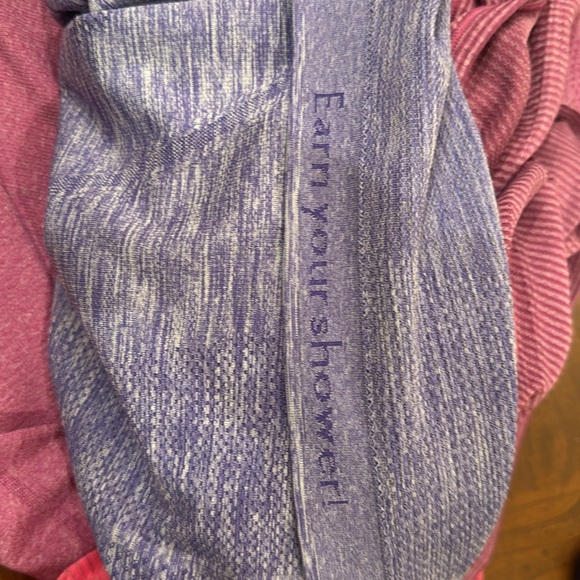 Lululemon running tanks! 💕 - Picture 6 of 7